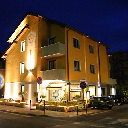 New Automatic Villa Daniela San Bartolomeo Al Mare Eksteriør bilde